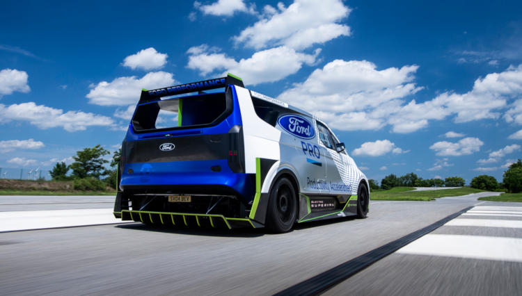 2000-сильный электрический фургон Ford SuperVan 2000-сильный электрический фургон Ford SuperVan