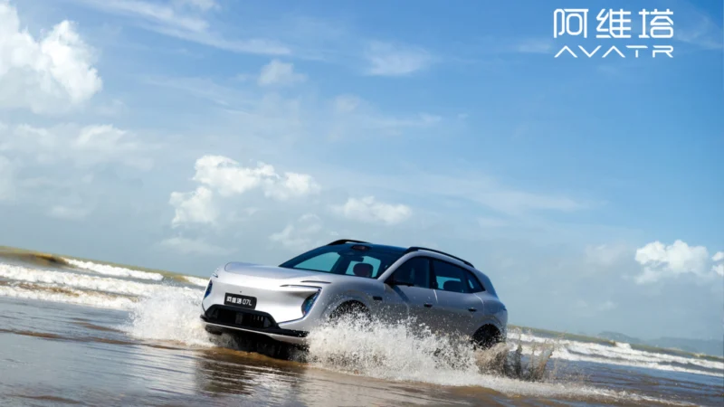 Avatr 07L: потужний електричний кросовер Changan з трьома двигунами