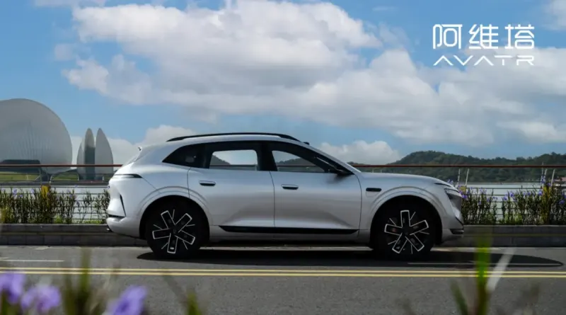 Avatr 07L: потужний електричний кросовер Changan з трьома двигунами