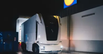 Безкабінне автономне вантажне авто Einride виїхало на дороги Німеччини для доставки товарів Lidl