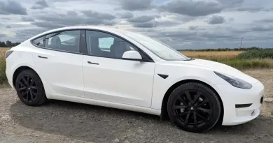Скільки зберігає батарея Tesla Model 3 після 125 000 км пробігу?