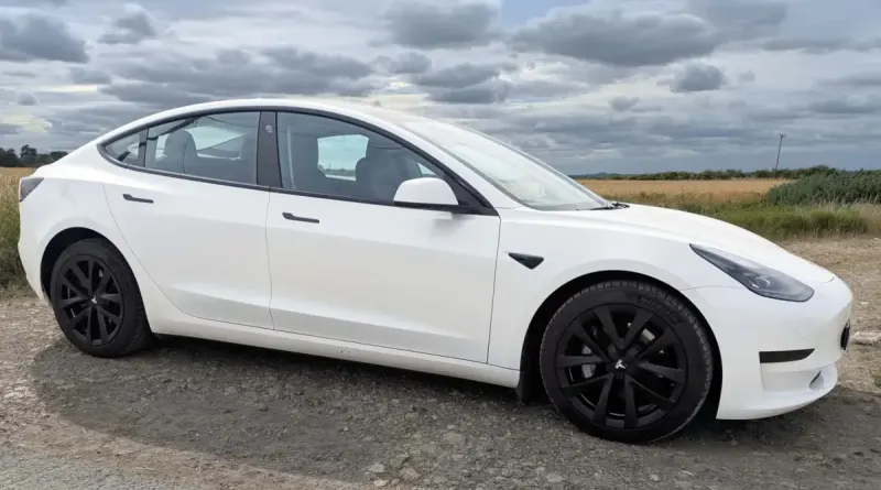 Скільки зберігає батарея Tesla Model 3 після 125 000 км пробігу?