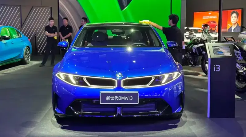 Новий BMW i3 Long Wheelbase показав розкішний інтер'єр та рекордний пробіг