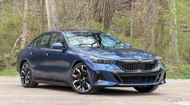 Оновлений BMW i5 2027 року отримав збільшений запас ходу та NACS порт