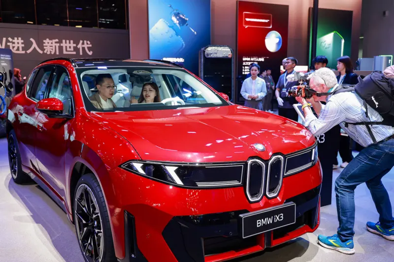 Електричний кросовер BMW iX3 зібрав тисячі передзамовлень без машин у салонах