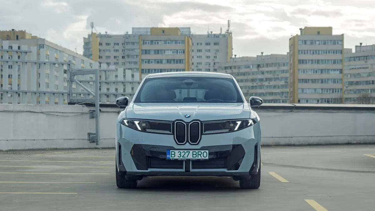 BMW iX3: скільки проїде електрокросовер після 15 хвилин зарядки