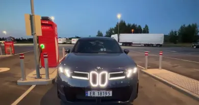 BMW iX3: скільки проїде електрокросовер після 15 хвилин зарядки