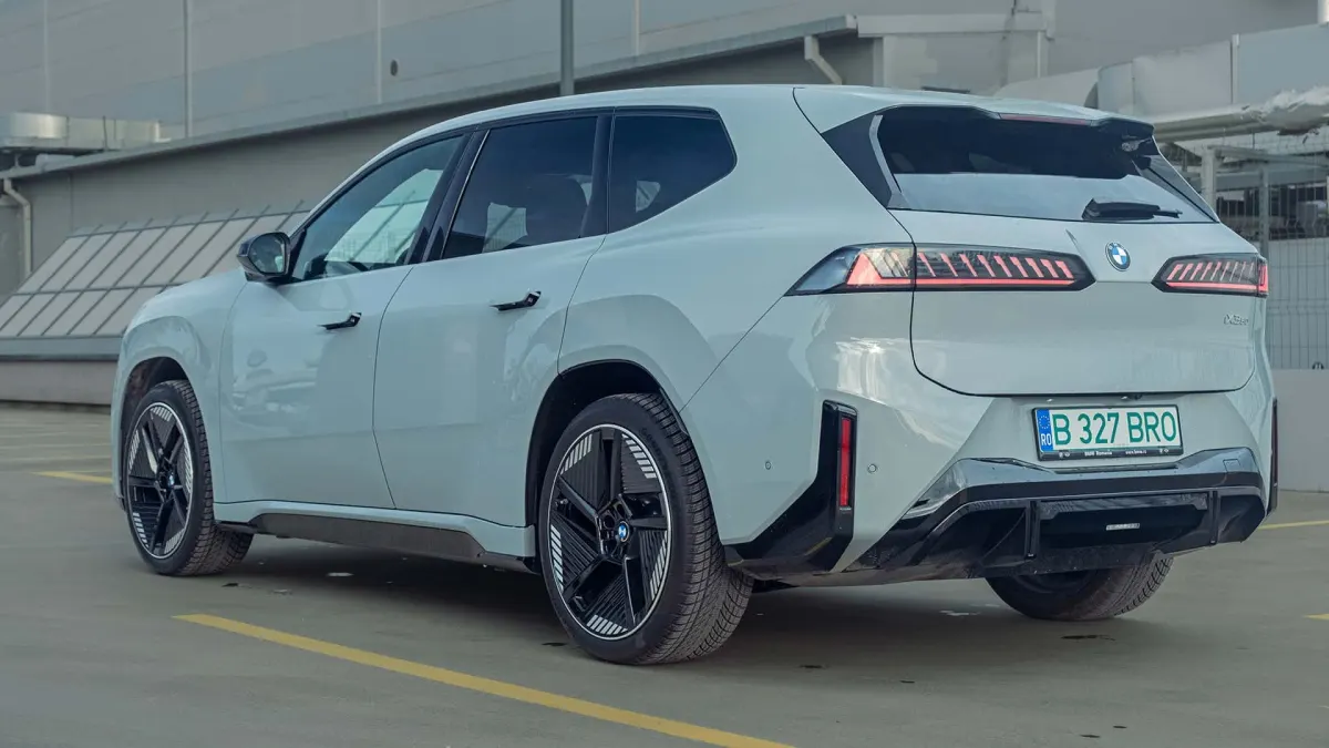 BMW iX3: скільки проїде електрокросовер після 15 хвилин зарядки