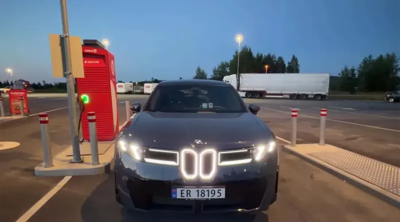 BMW iX3: скільки проїде електрокросовер після 15 хвилин зарядки