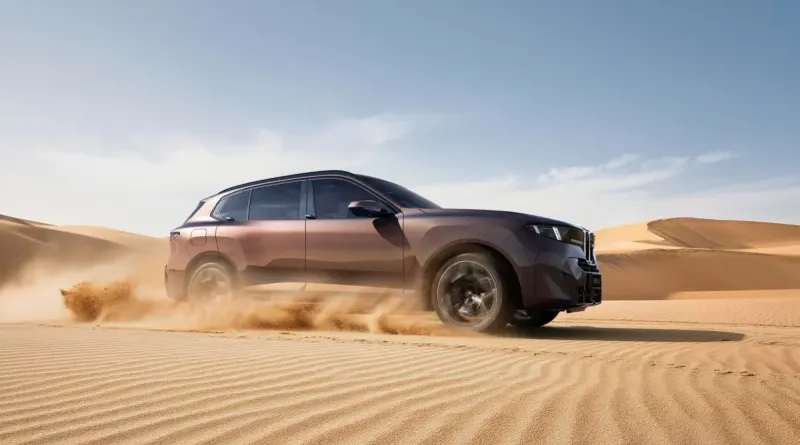 BMW iX5 Long-Wheelbase: розкішний електрокросовер з 31-дюймовим телевізором