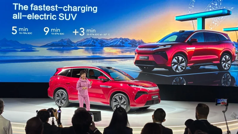 Електричний кросовер BYD Atto 8 дебютував із надшвидкою зарядкою