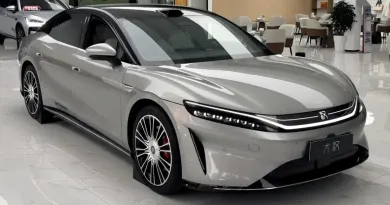 Новий флагманський седан BYD Da Han EV з'явився в автосалонах
