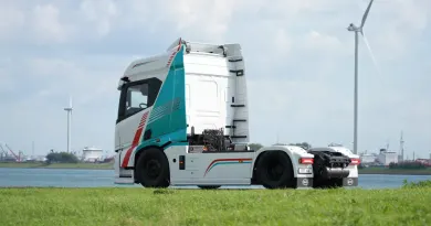 Електричний вантажівка BYD ETT 44 отримав запас ходу 600 км та зарядку 1.5 МВт