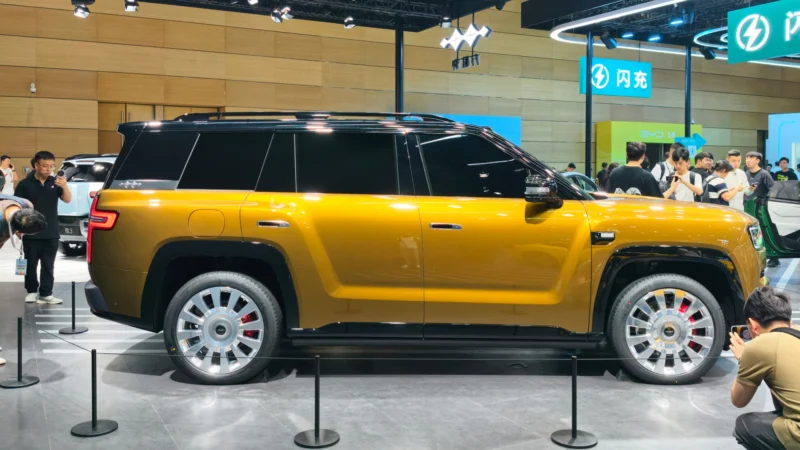 Флагманський гібрид BYD Fang Cheng Bao Ti 9 офіційно дебютував у Китаї