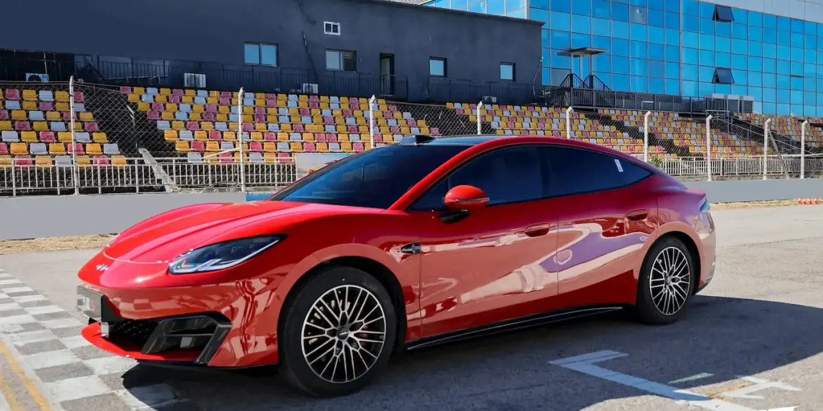 Новий електромобіль BYD Formula S кидає виклик Tesla Model 3 за ціною від $28 000