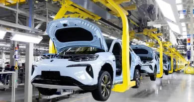 Зростання BYD: компанія масово набирає персонал на трьох заводах