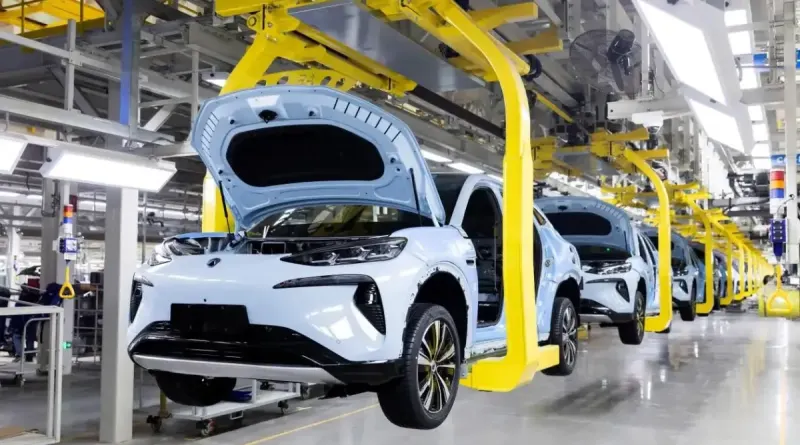 Зростання BYD: компанія масово набирає персонал на трьох заводах