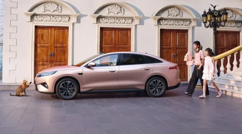 BYD Qin Max: новий седан від китайського гіганта, що конкурує з BYD Seal 06