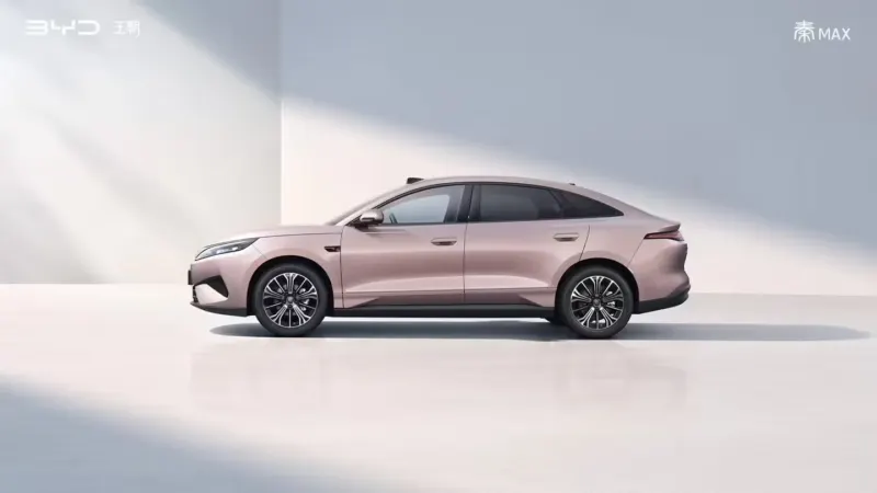 BYD Qin Max: інтер'єр розкрито, ціни та версії гібридного і чистого електромобіля