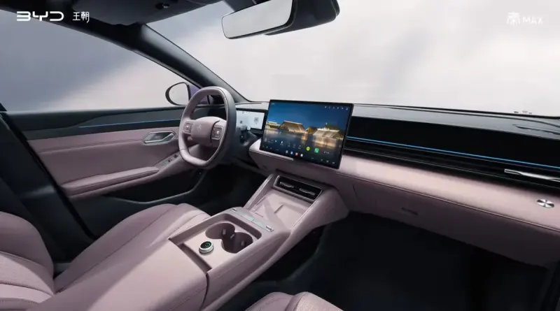 BYD Qin Max: інтер'єр розкрито, ціни та версії гібридного і чистого електромобіля