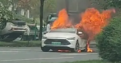 BYD Qin Plus DM-i згорів дотла після ДТП у Ченду: розслідування триває