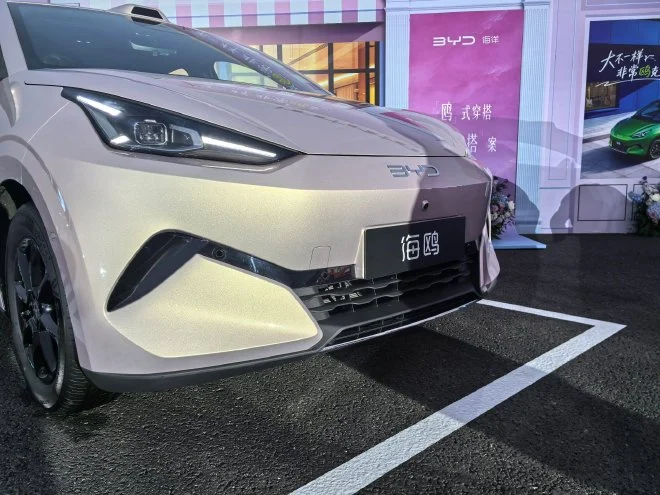 Новий хетчбек BYD Seagull офіційно представлено за ціною від 9800 доларів