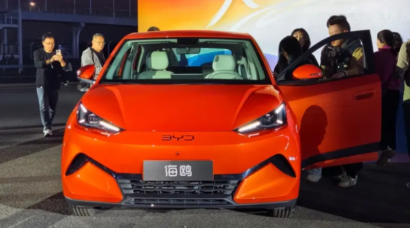 Новий хетчбек BYD Seagull офіційно представлено за ціною від 9800 доларів