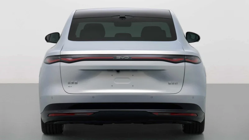 Новий седан BYD Seal 07 розсекретили в Китаї через п'ять місяців після виходу попередника