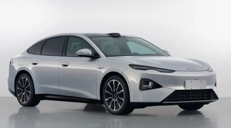 Новий седан BYD Seal 07 розсекретили в Китаї через п'ять місяців після виходу попередника
