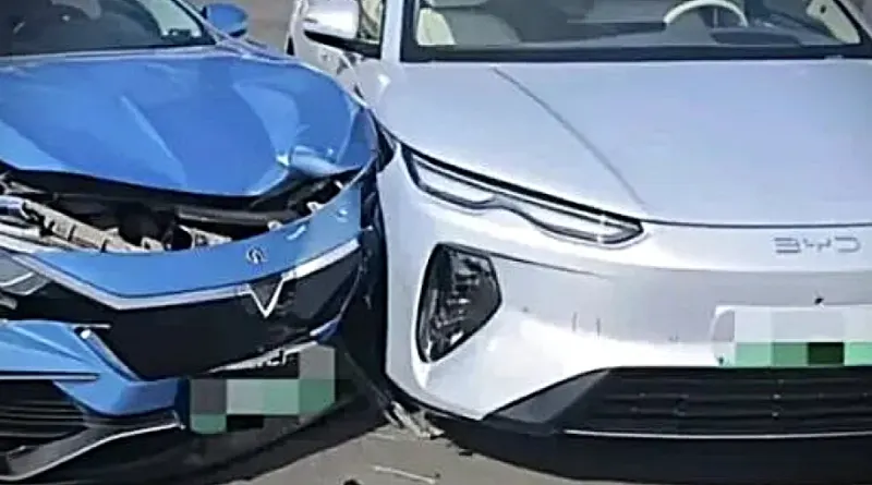 Перша ДТП BYD Seal 08: як флагманський електроседан витримав удар