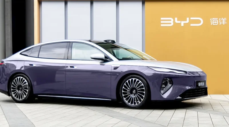 BYD Seal 08: Флагманський електроседан зібрав 65 000 замовлень за 30 годин