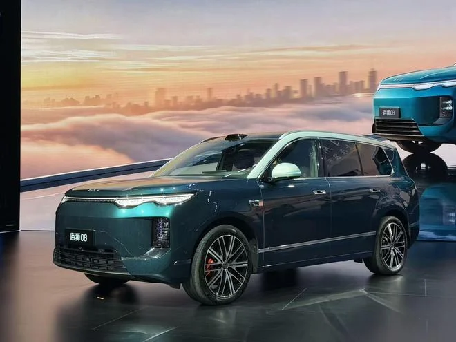 Кросовер BYD Sealion 08 вийшов на ринок з акумуляторами Blade другого покоління