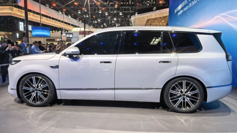 BYD Sealion 08: розкішний SUV з гібридними та електричними версіями вже доступний для замовлення