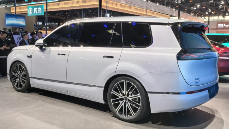 BYD Sealion 08: розкішний SUV з гібридними та електричними версіями вже доступний для замовлення