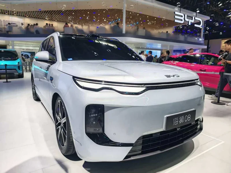 Розсекречено інтер'єр BYD Sealion 08 перед офіційним стартом продажів