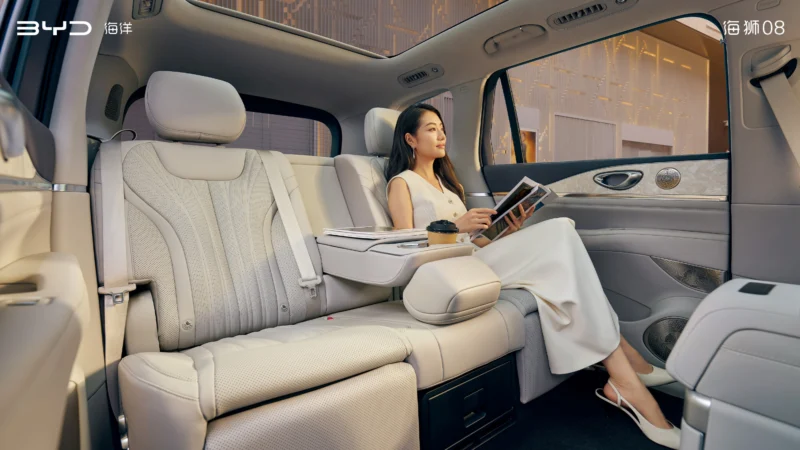Розсекречено інтер'єр BYD Sealion 08 перед офіційним стартом продажів