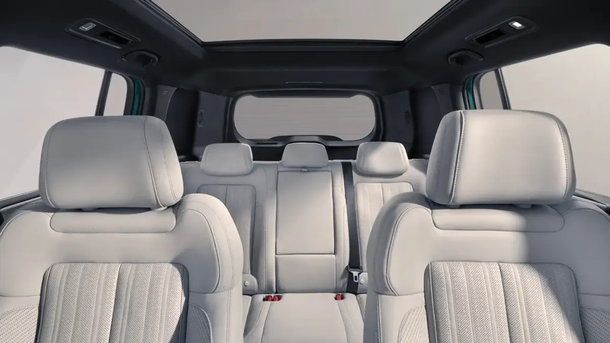 BYD Tang DM-p: 7-місний преміум SUV з Європи стартує дешевше за Defender