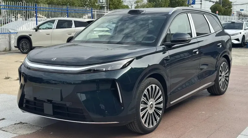 Новий кросовер BYD Tang EV виходить на ринок: 691 к.с. та пневмопідвіска
