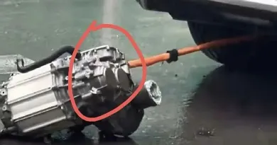 Чому у BYD Tang відірвався двигун: офіційне пояснення виробника