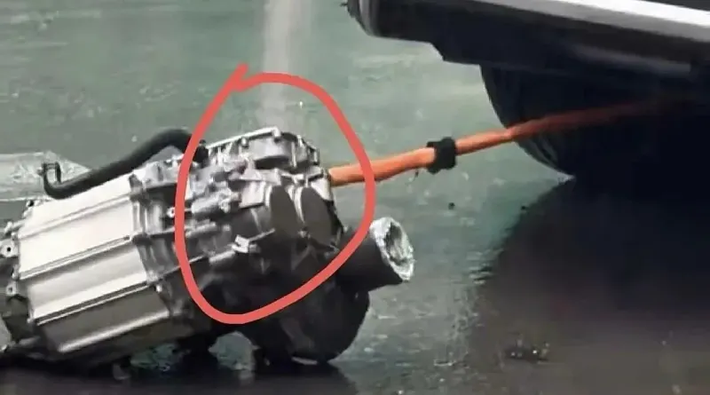 Чому у BYD Tang відірвався двигун: офіційне пояснення виробника