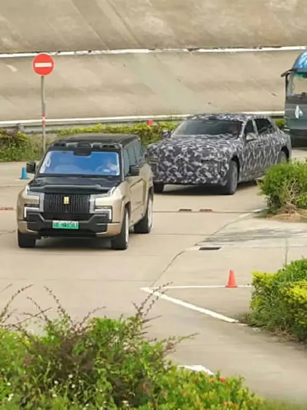 Розкішний лімузин BYD Yangwang готують до світового дебюту в Дубаї