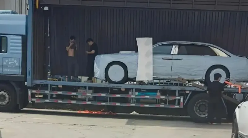 Розкішний лімузин BYD Yangwang готують до світового дебюту в Дубаї