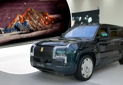 Розкішний BYD Yangwang U8L: 4-місний SUV за $216 тис. з гірськими пейзажами в салоні