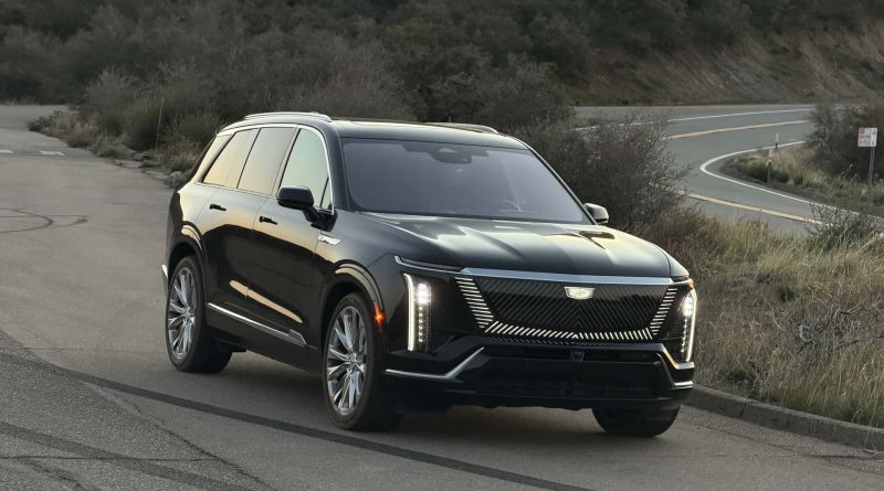 Cadillac Vistiq відкликання: 14 000 електрокросоверів через ризик защемлення дітей
