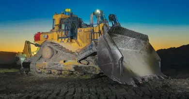 Caterpillar D11 XE: новий гігантський бульдозер отримав гібридну електроустановку
