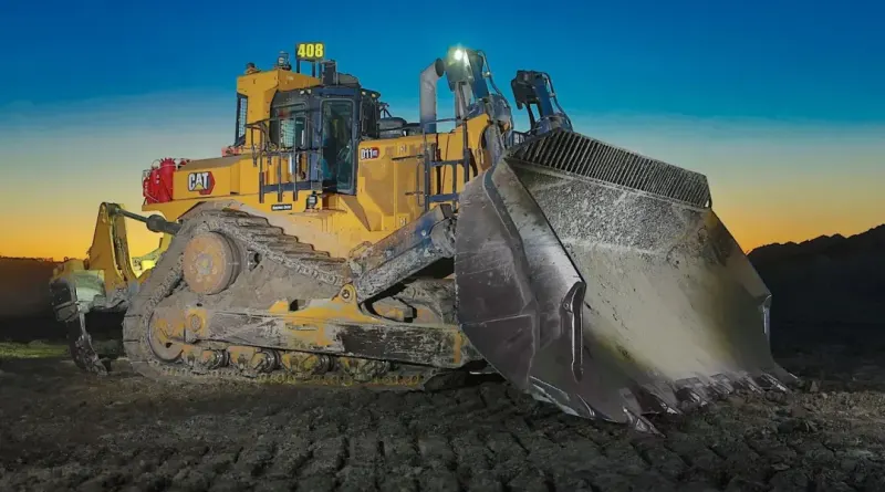 Caterpillar D11 XE: новий гігантський бульдозер отримав гібридну електроустановку