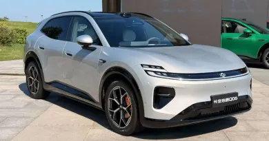 Новий Changan Nevo Q06: подвійний двигун, RWD та надшвидка зарядка 6C