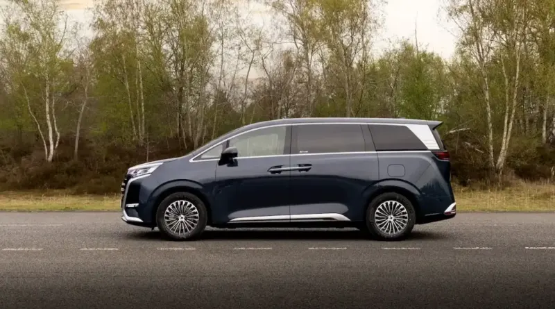 Denza D9: розкішний 7-місний мінівен від BYD виходить на ринок
