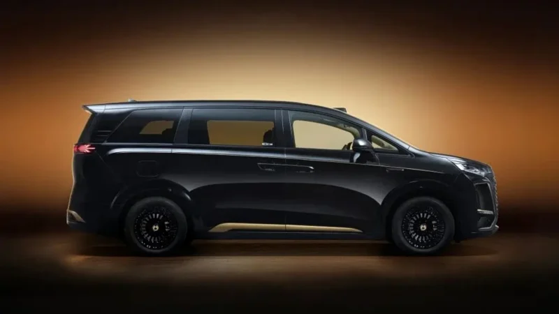 Denza D9 Dark Gold: Новий колір і ціна для мінівена BYD