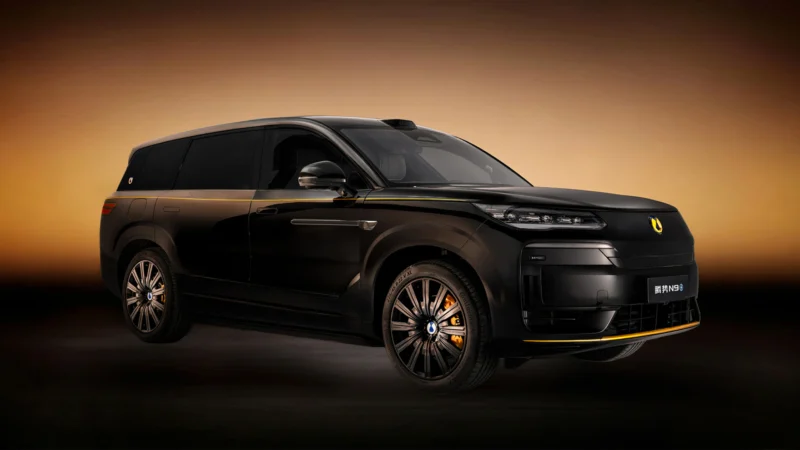 Denza N9 Dark Gold: Розкішний гібридний кросовер з 24-каратним золотом